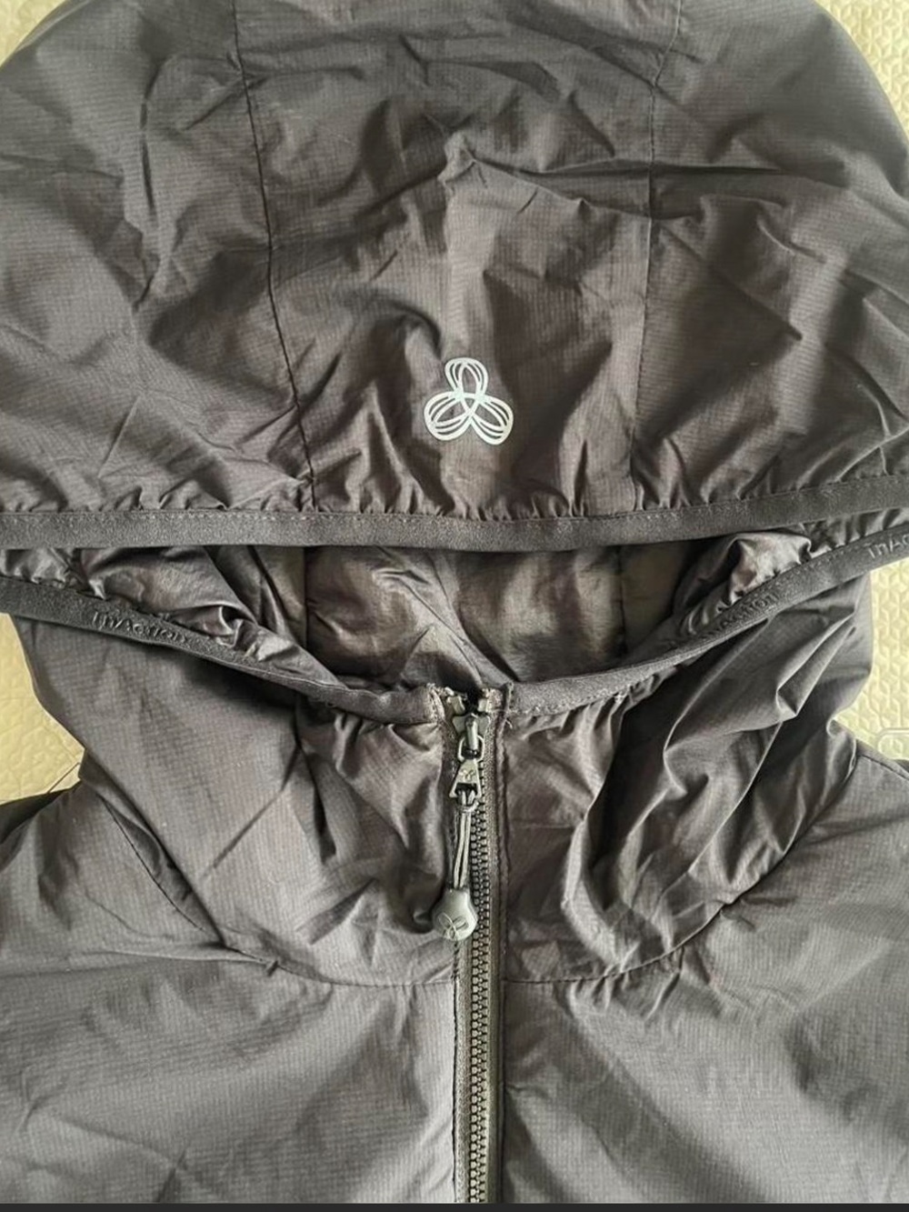 Aritzia TNA The Pillow Puff Puffer Vest in Black - Picture 5 of 8